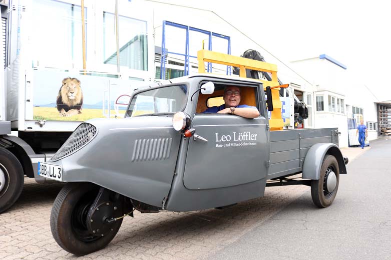 Stolzer Oldtimerbesitzer Leo Löffler