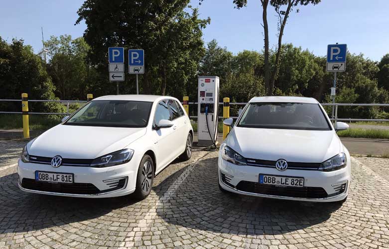 Am ersten Ladepunkt in Hildesheim Unsere Neuen am ersten Ladepunkt in Hildesheim