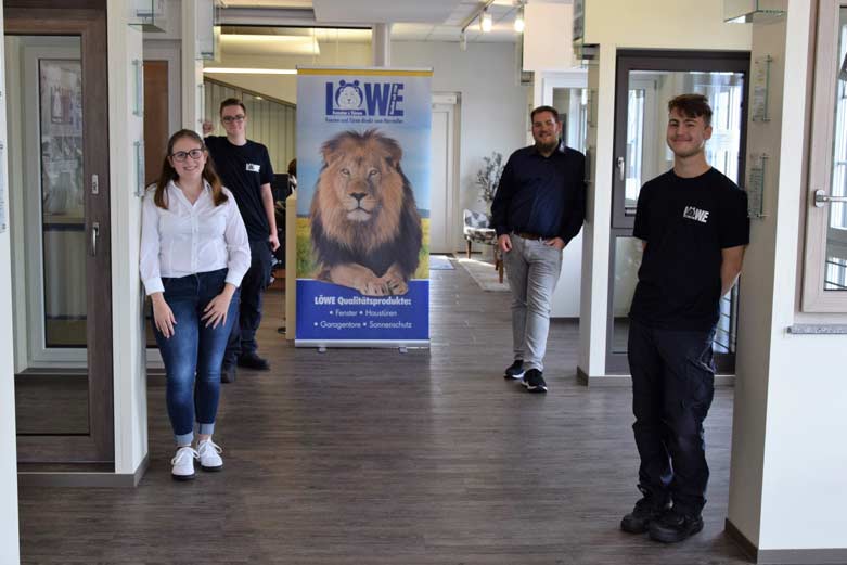 Vier neue Auszubildende bei LÖWE Fenster und Türen in Kleinwallstadt
