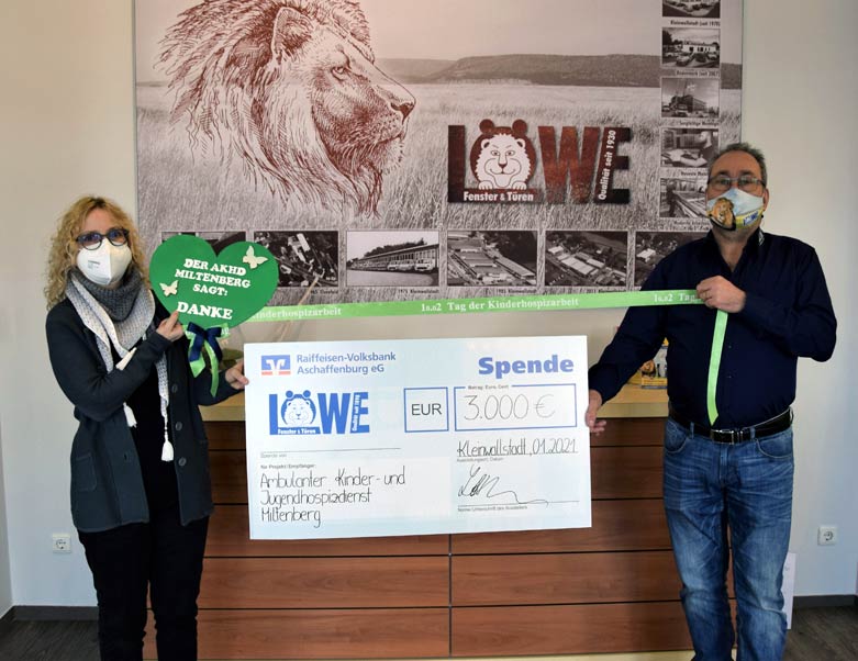 Spendenübergabe bei LÖWE Fenster und Türen in Kleinwallstadt